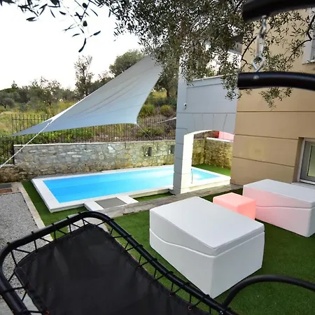 Alpha Delta Pool * PalaiónTsiflíkion