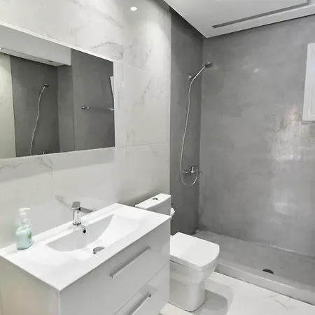 Alpha Delta Pool 아파트 *