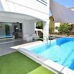 Apartment Alpha Delta Pool Palaiontsiflikion