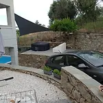 Alpha Delta Pool Apartment Palaiontsiflikion