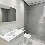 Alpha Delta Pool Apartment *