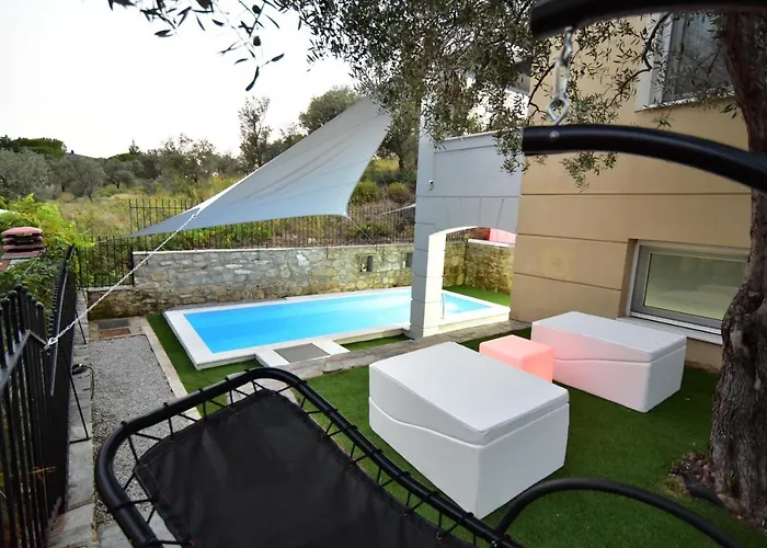 Alpha Delta Pool * PalaiónTsiflíkion