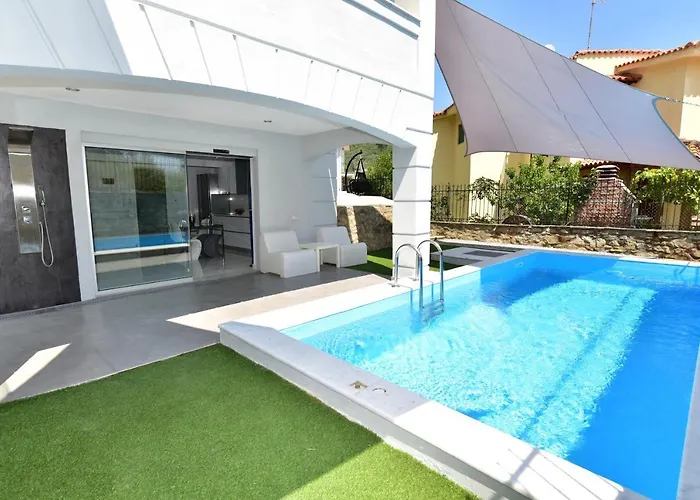 Apartament Alpha Delta Pool PalaiónTsiflíkion