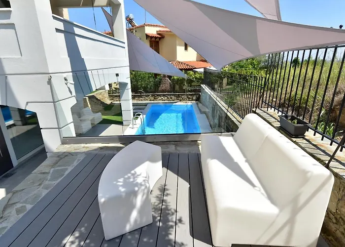 Apartament Alpha Delta Pool PalaiónTsiflíkion