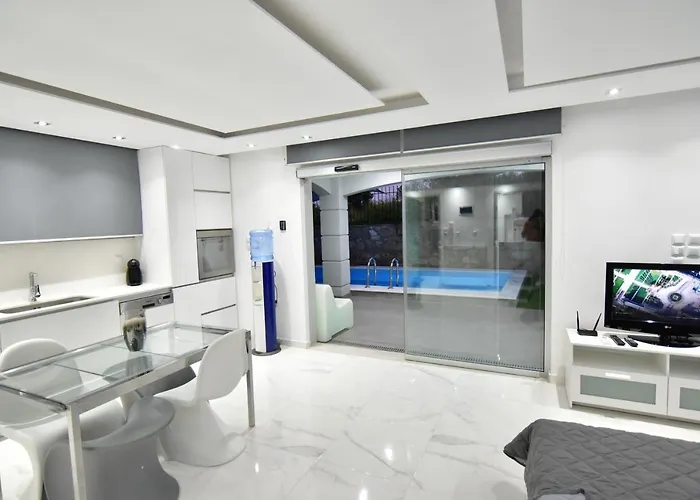 Alpha Delta Pool PalaiónTsiflíkion