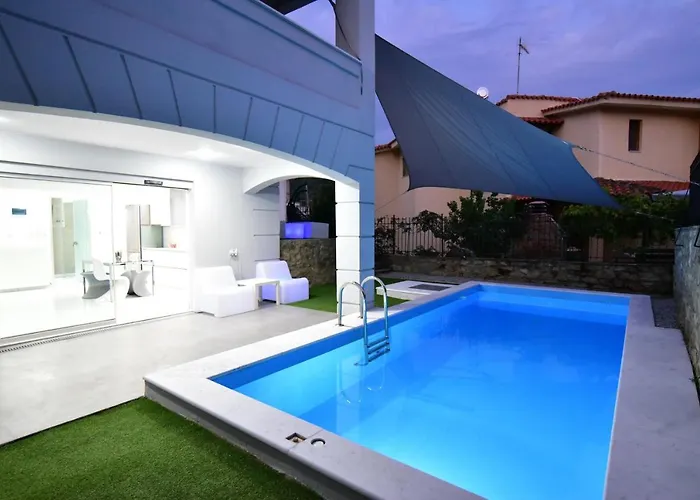 Alpha Delta Pool Apartament