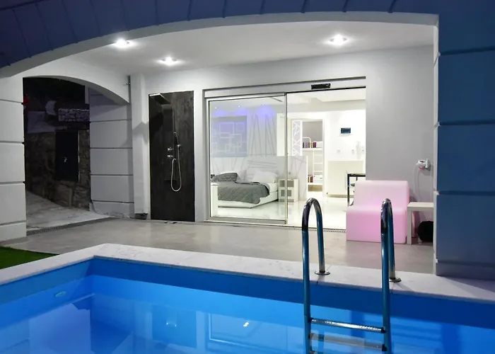 Alpha Delta Pool Apartament PalaiónTsiflíkion