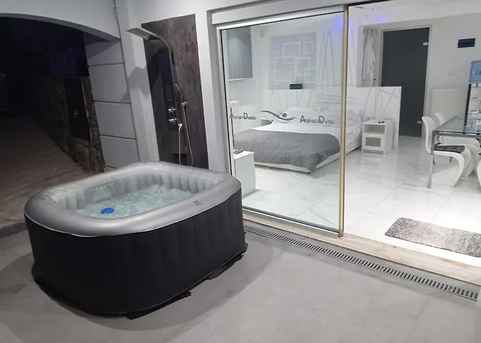 Alpha Delta Pool Apartament